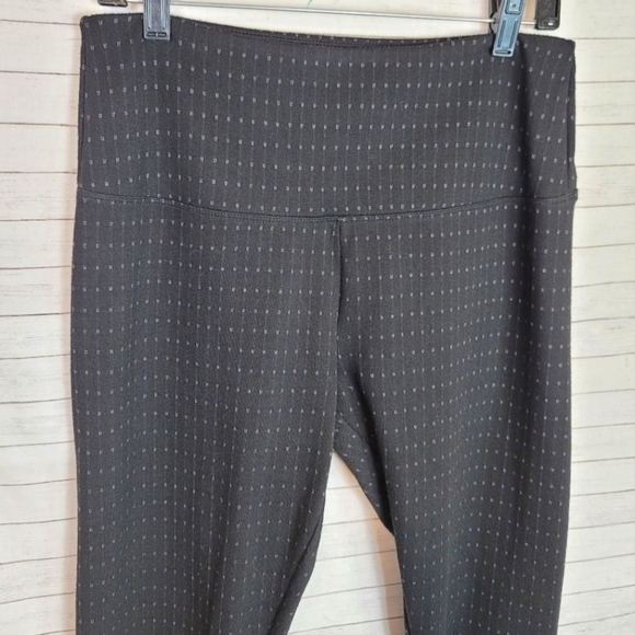 LYSSE FLOWER PIN DOT PRINT SKINNY LEGGINGS, SZ LARGE - Picture 5 of 7